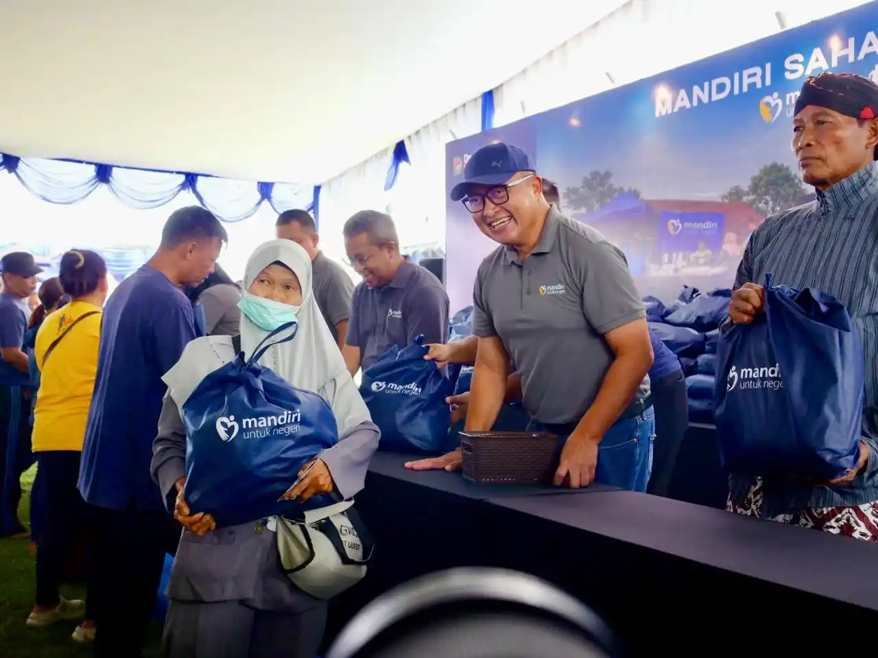 Bank Mandiri bangun infrastruktur hingga berdayakan UMKM di 28 desa jalur Mandiri Jogja Marathon 2026. Foto: dok. Bank Mandiri