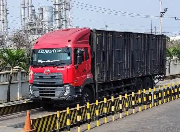 Biaya Logistik RI Belum Efisien, Dekarbonisasi Truk Jadi Solusi?