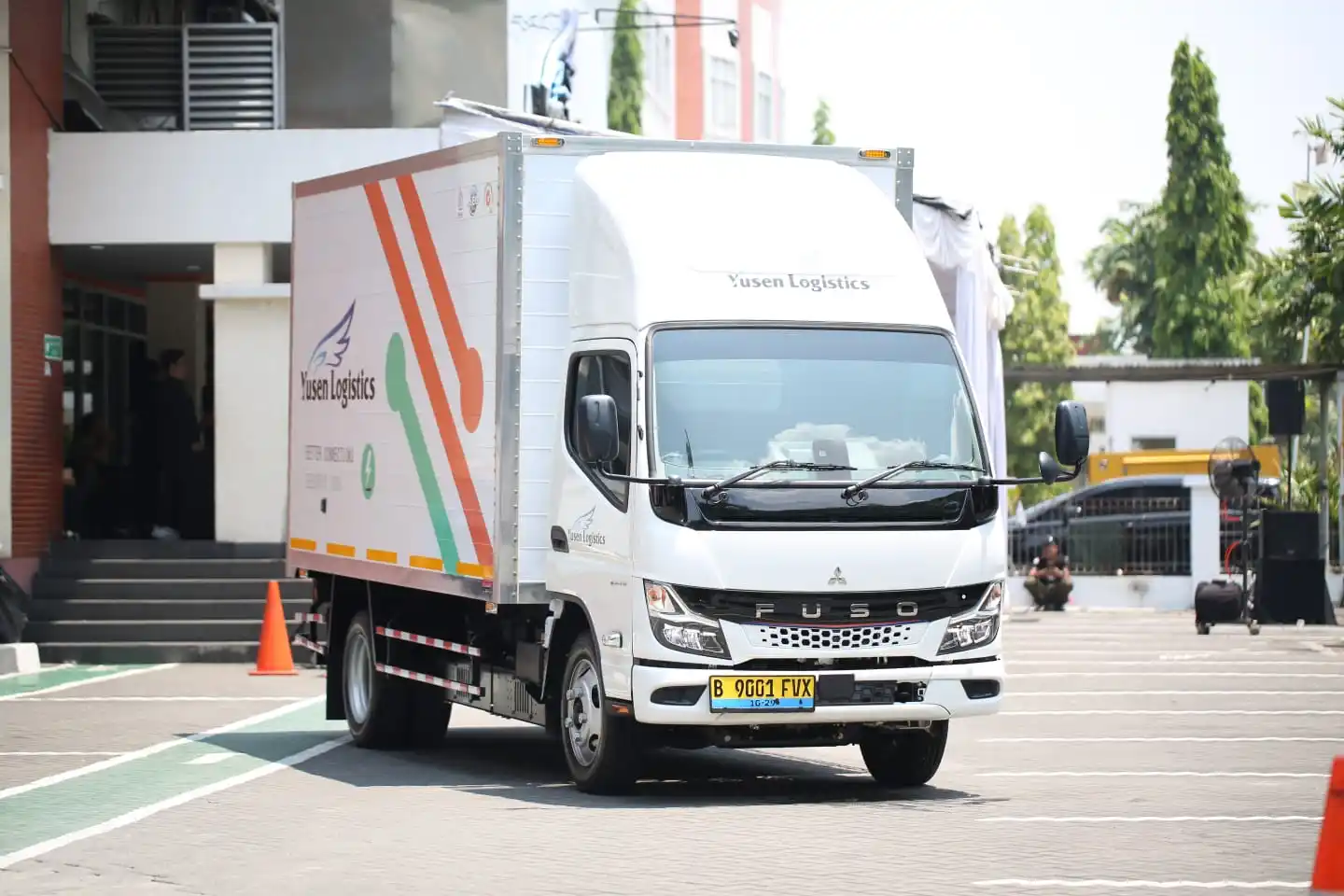 Kementerian Perindustrian (Kemenperin) ungkap peluang pentingnya insentif untuk truk listrik di Indonesia. (Foto: Mitsubishi Fuso)