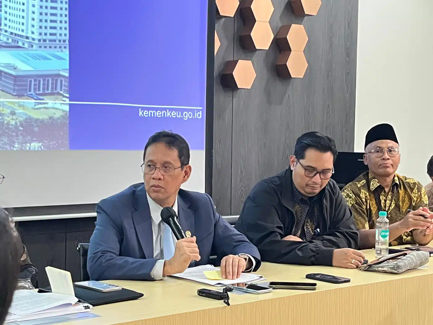 Purbaya menghentikan strategi pengeringan likuiditas dan menyiapkan dana Himbara Rp400 triliun demi menjaga ekonomi dan rupiah. (Foto: Dok. Kabarbursa/Gusti)